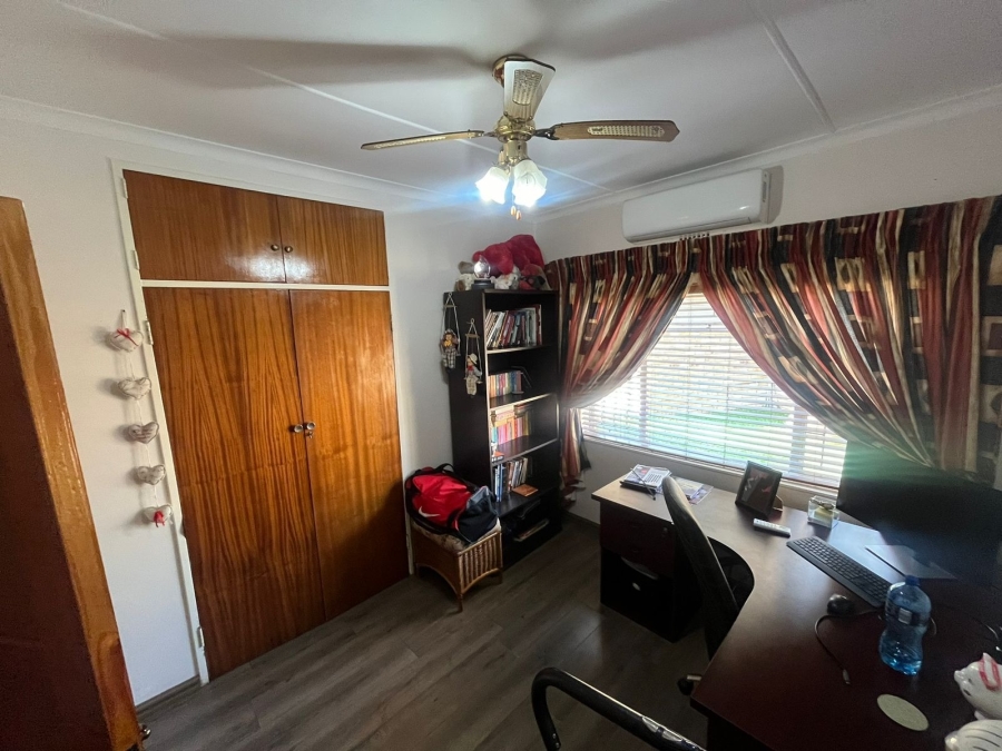 4 Bedroom Property for Sale in Protea Park North West